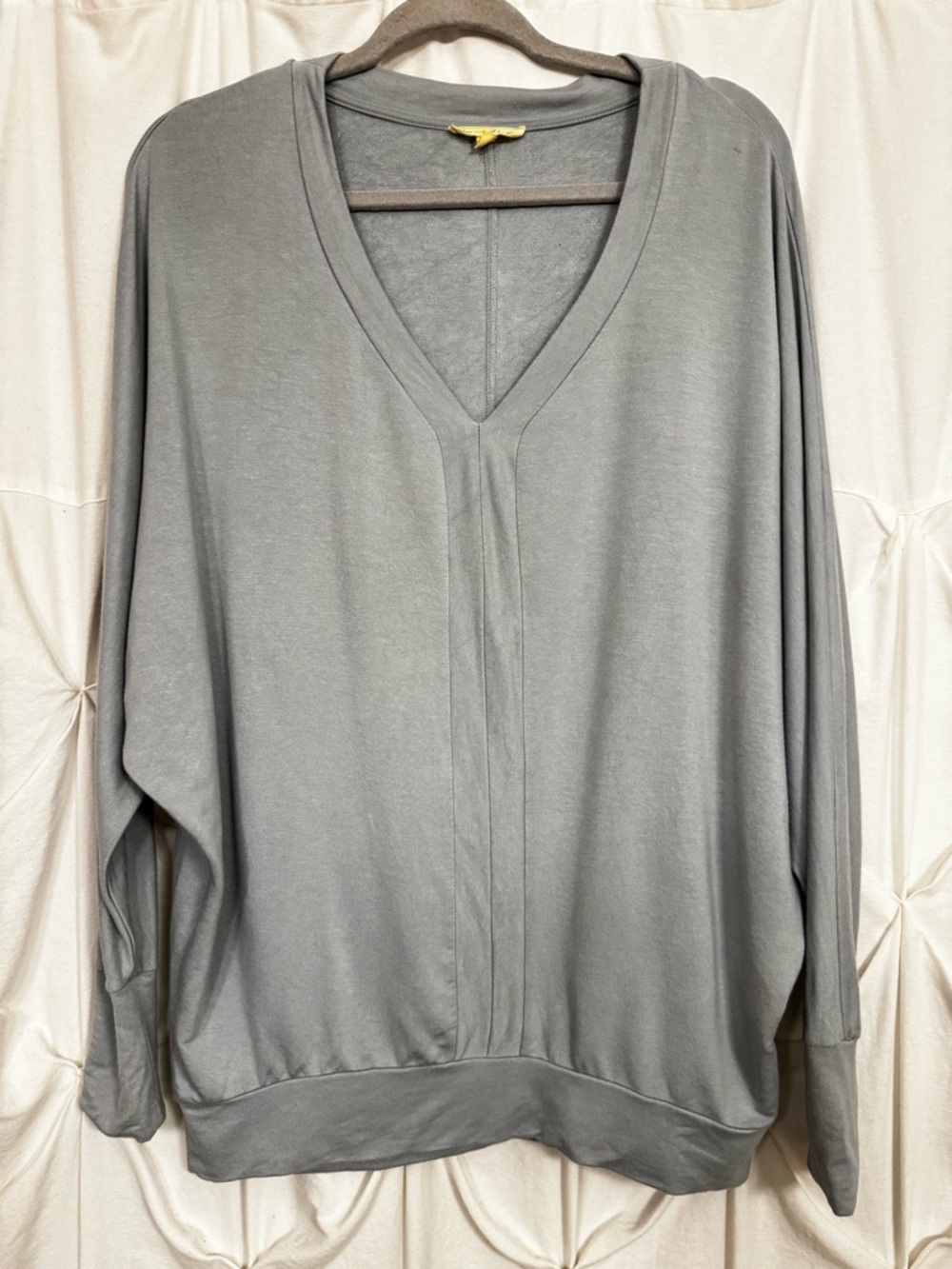 Women’s Light Blue V-Neck Long Sleeve Pullover Top Jane and Delancey Small